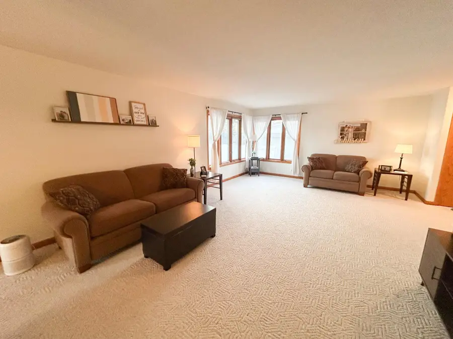 1118 Elmwood Avenue, Worthington, MN 56187 - #3