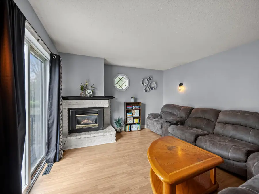 406 5th Street Nw, Montgomery, MN 56069 - #2