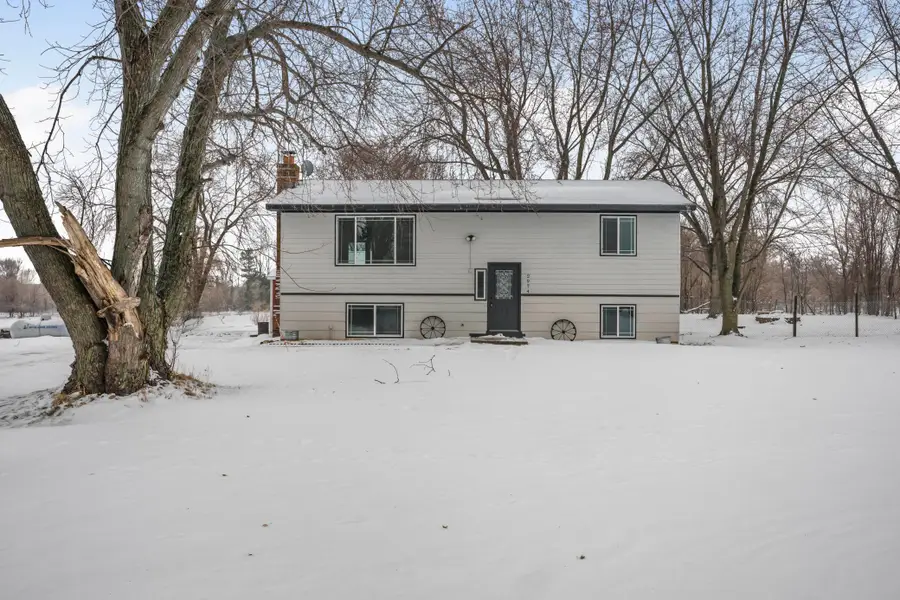 2974 256th Avenue Nw, Isanti, MN 55040 - Image #2