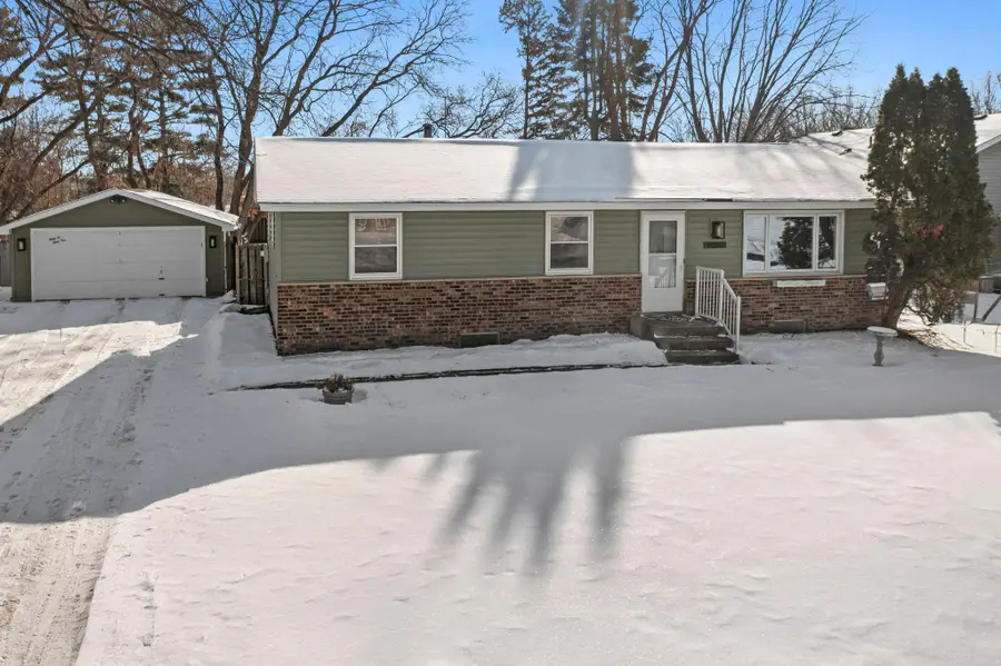 3634 Arcade Street N, Vadnais Heights, MN 55127 - #3