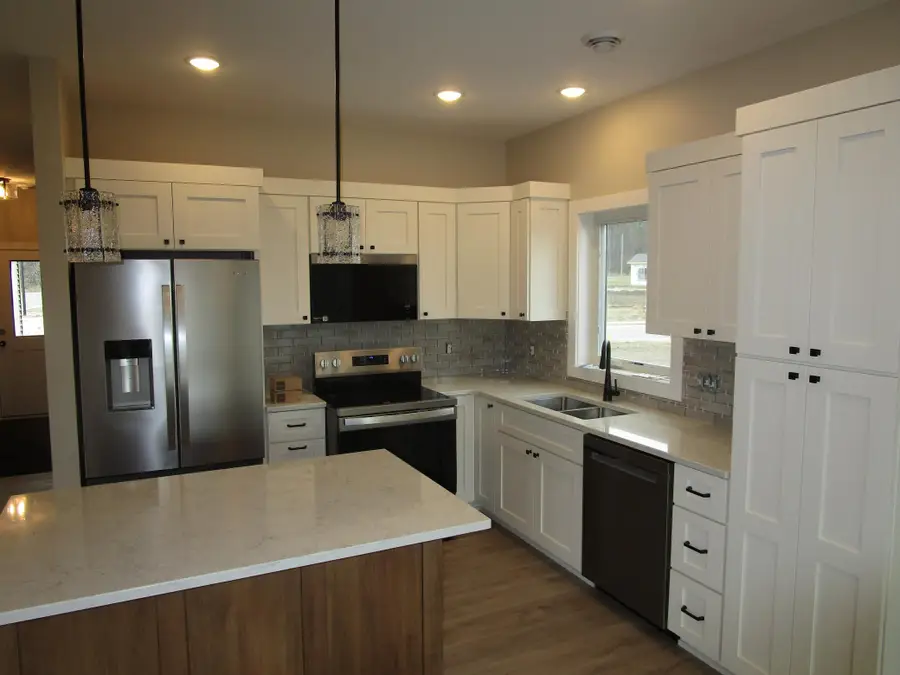 803 3rd Avenue Nw, Pine Island, MN 55963 - #2