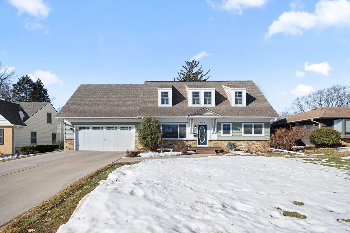 3424 Roosevelt Street Ne, Saint Anthony, MN 55418 - #1