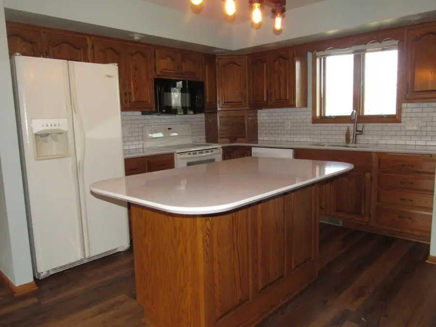 1621 Oakwood Drive, Worthington, MN 56187 - #2