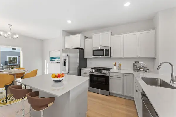 1526 Traverse Lane, West Saint Paul, MN 55118