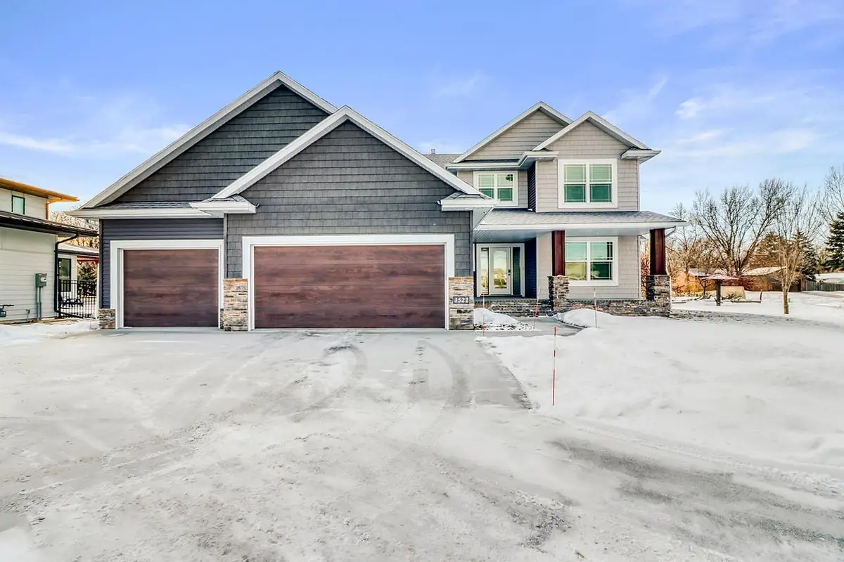 3521 Grandwood Drive N, Fargo, ND 58102 - #1