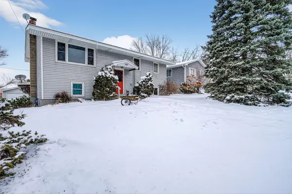 585 Cottage Avenue W, Saint Paul, MN 55117