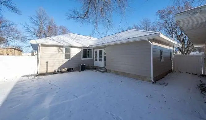 736 3rd Avenue E, Shakopee, MN 55379 - Image #3