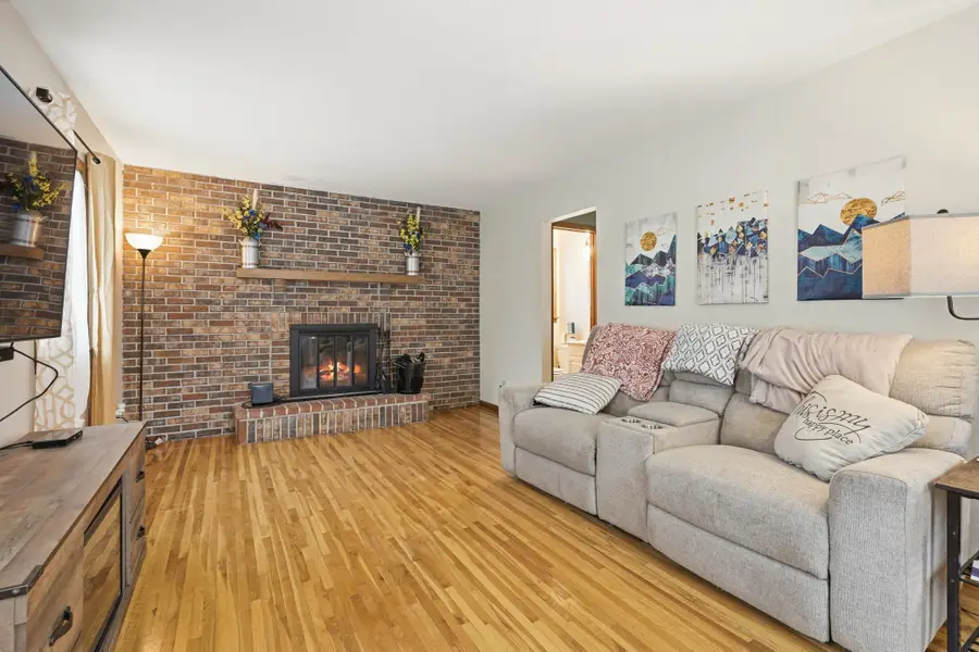 116 Territorial Road Ne, Blaine, MN 55434 - Image #2