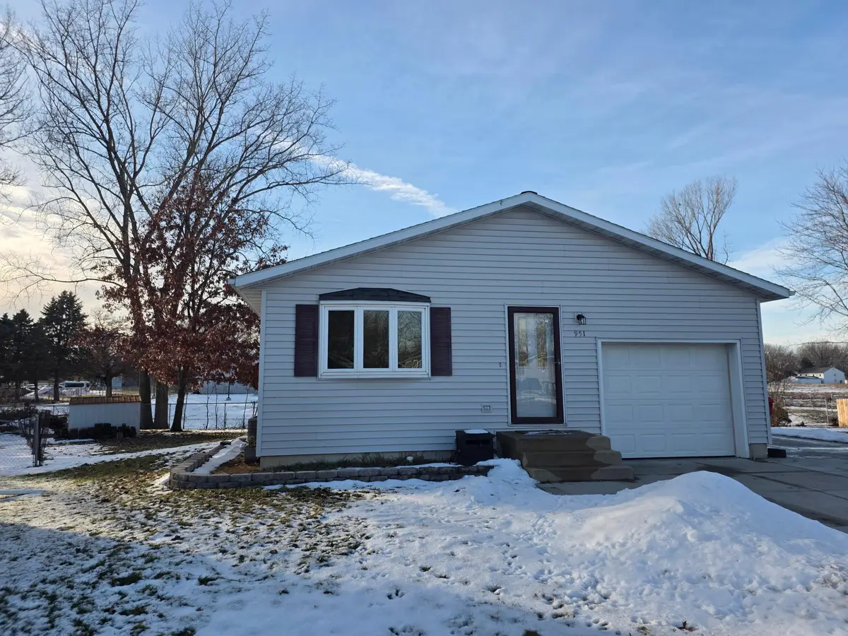 951 W Village Circle Se, Rochester, MN 55904 - Image #1