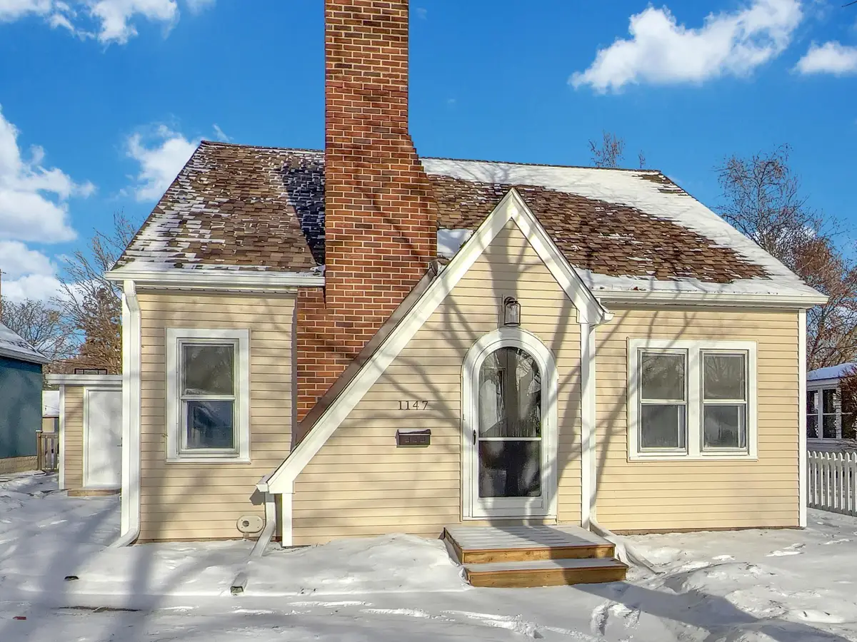 1147 Hoyt Avenue W, Saint Paul, MN 55108 - Image #1