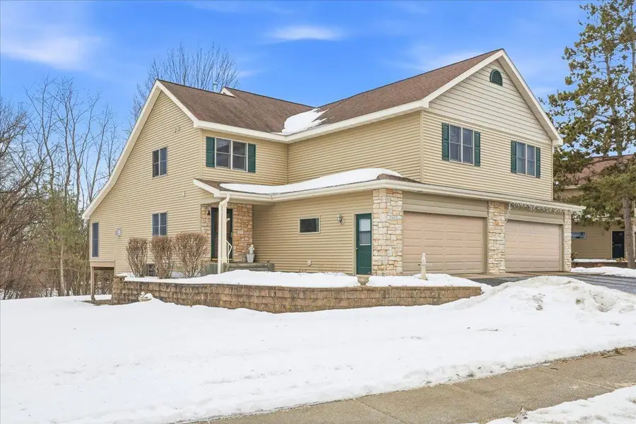 1482 Riverside Drive #1482, River Falls, WI 54022 - Image #3
