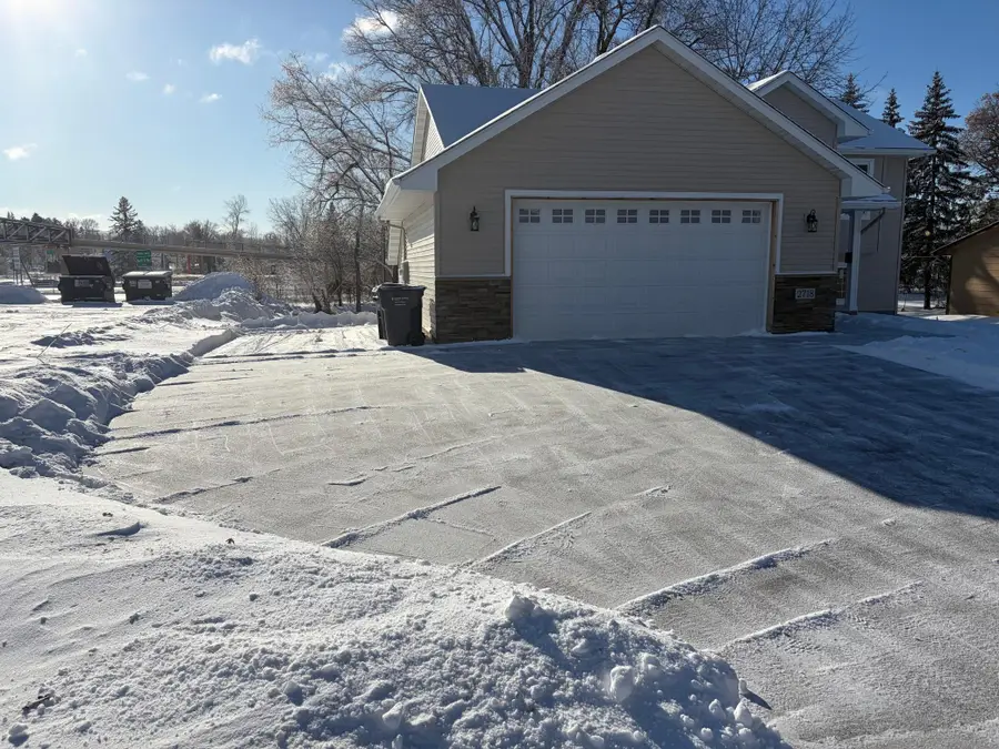 2718 16th Avenue E, North Saint Paul, MN 55109 - Image #2