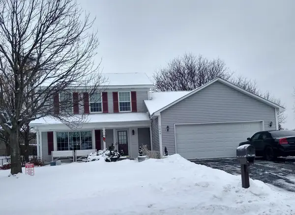 2446 Pond Avenue E, Maplewood, MN 55119