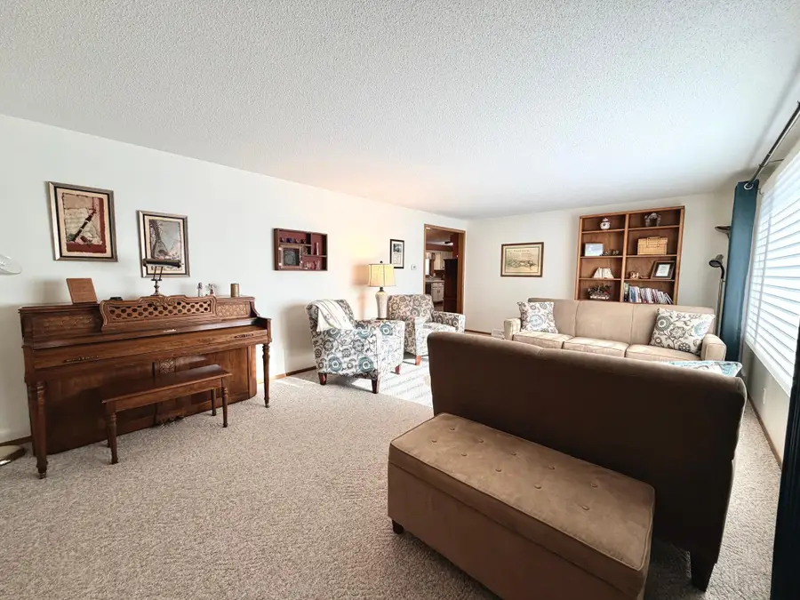 1502 Indian Hill Road, Worthington, MN 56187 - #3