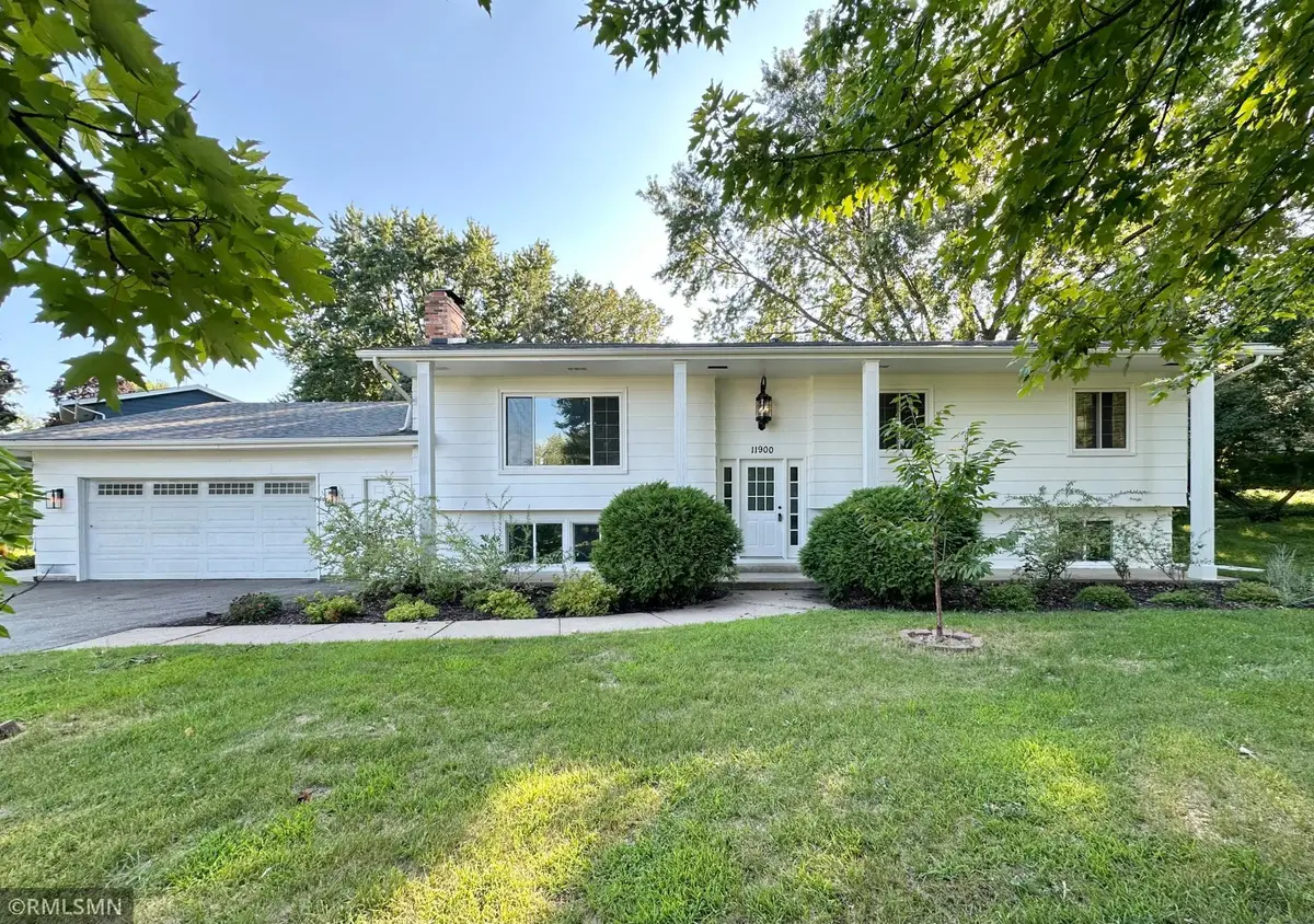 11900 Highland View Circle, Burnsville, MN 55337 - Image #1