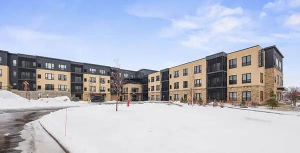 1948 W Wayzata Boulevard #203, Long Lake, MN 55356