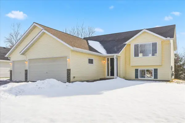 821 River Terrace, Prescott, WI 54021