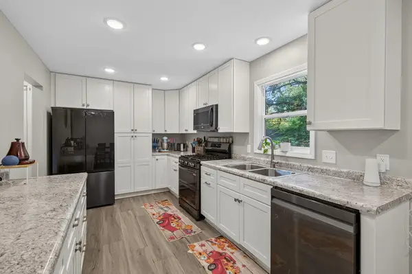 3425 Zenith Avenue N, Robbinsdale, MN 55422