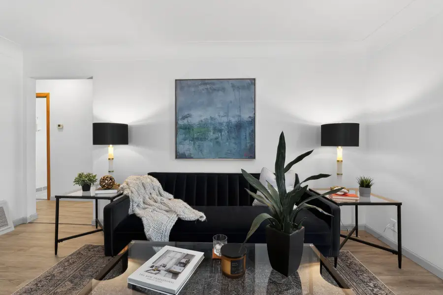 8515 Wentworth Avenue S, Bloomington, MN 55420 - Image #2