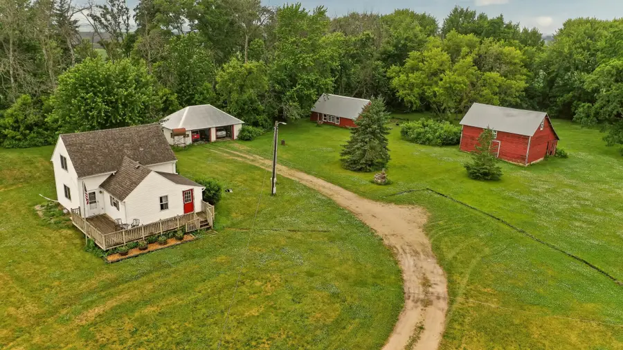 70170 325th Street, Pleasant Valley, MN 55936 - #2