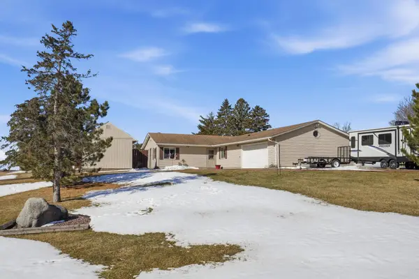 38630 Woodview Lane, Le Center, MN 56057