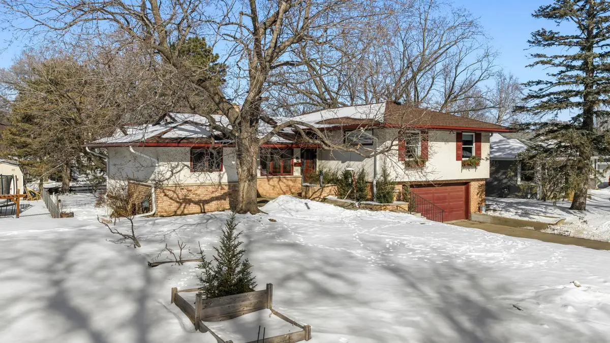 3700 Chowen Curve, Edina, MN 55410 - #1