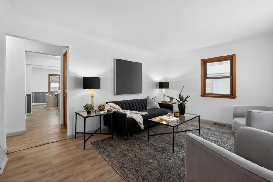 8515 Wentworth Avenue S, Bloomington, MN 55420 - Image #2