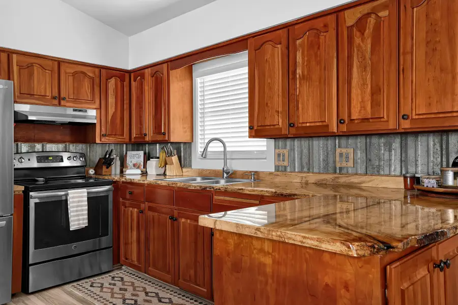 510 Madison Street E, Caledonia, MN 55921 - #3