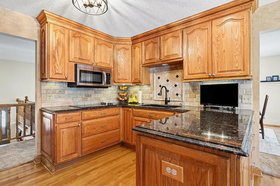 867 Oriole Lane, Chaska, MN 55318 - #2