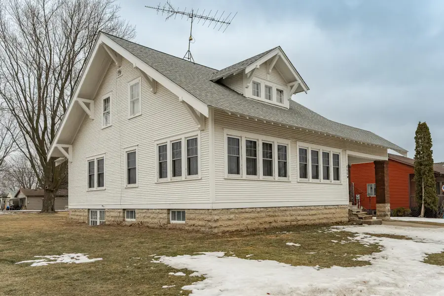 666 Saint Charles Avenue, Saint Charles, MN 55972 - #2