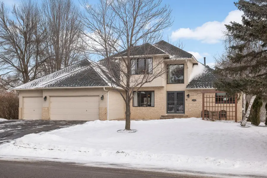 4751 Helmo Avenue N, Oakdale, MN 55128 - Image #2
