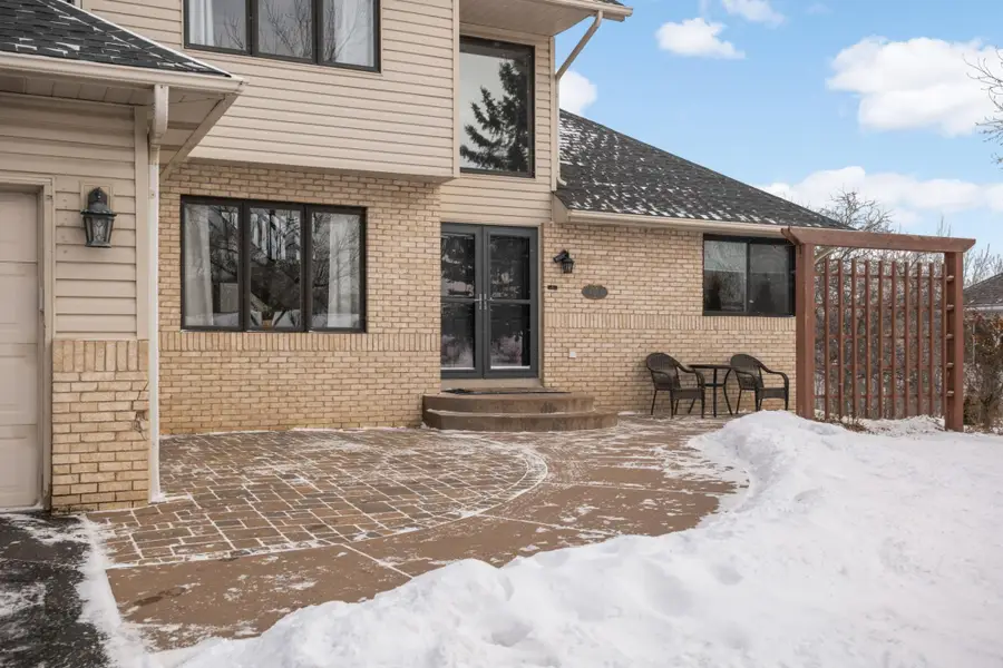 4751 Helmo Avenue N, Oakdale, MN 55128 - Image #3