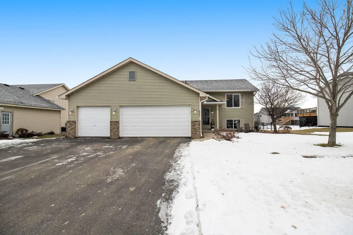 621 Cottonwood Street Ne, Lonsdale, MN 55046 - Image #1