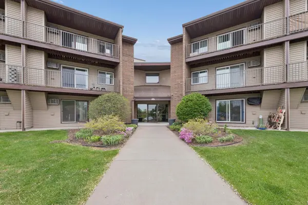 3440 Golfview Drive #121, Eagan, MN 55123