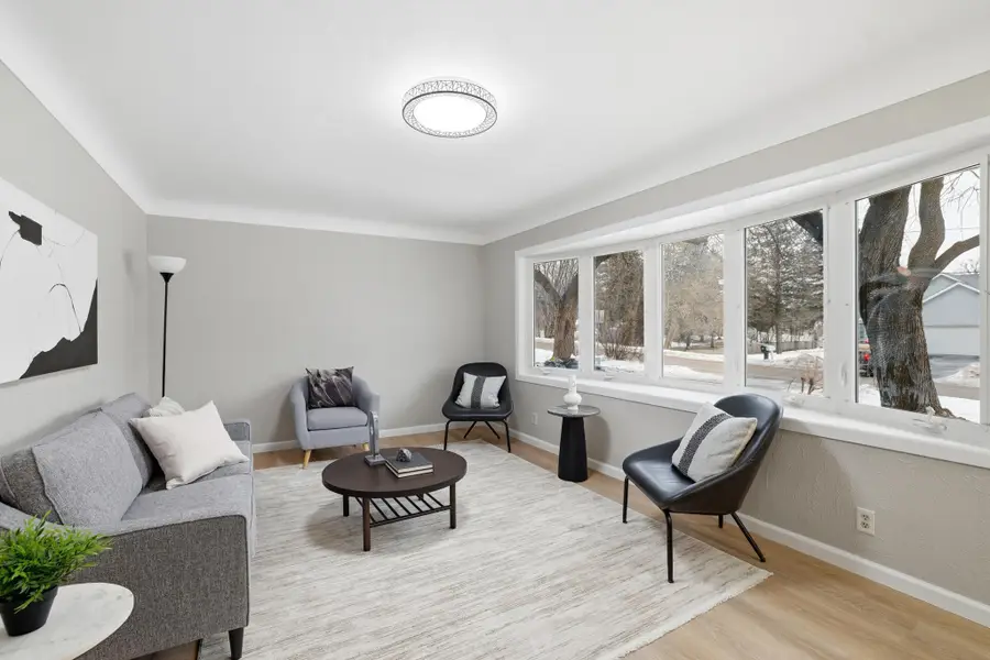 405 Minnesota Avenue, Roseville, MN 55113 - Image #2