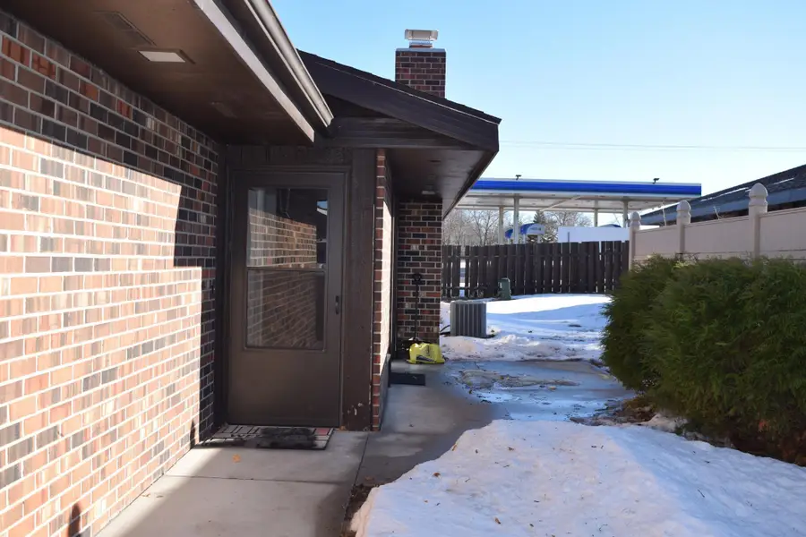 3011 1st Avenue Nw, Willmar, MN 56201 - #3