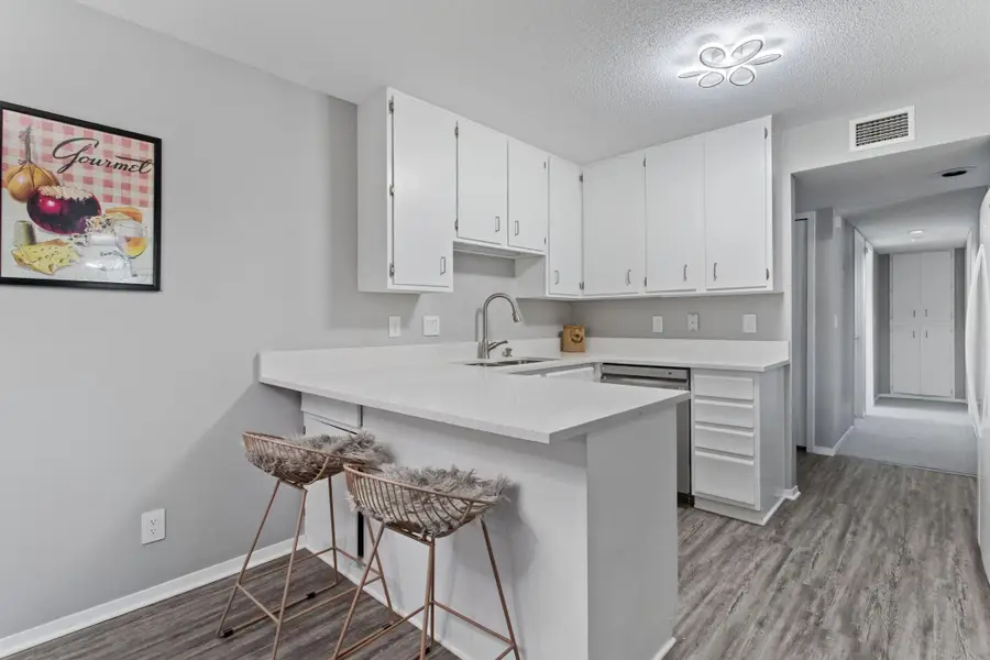 2485 Canabury Drive #206, Little Canada, MN 55117 - #2