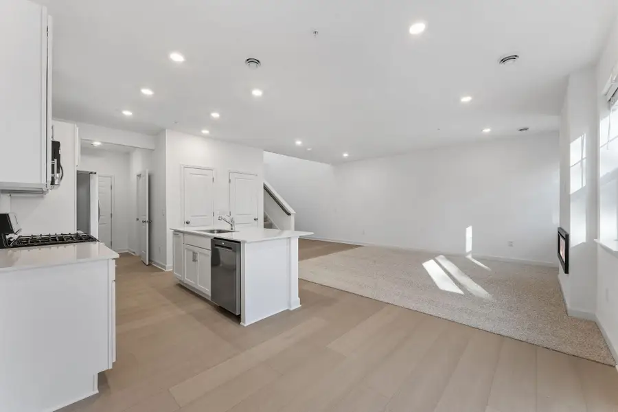 10525 Harbor Lane N, Maple Grove, MN 55369 - Image #3