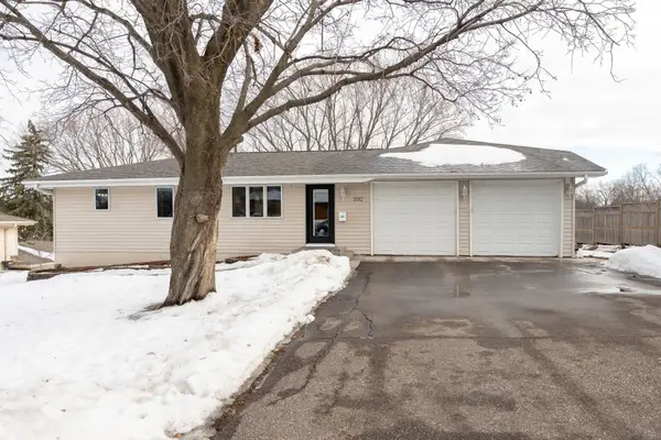 2012 Hillsboro Avenue N, Golden Valley, MN 55427