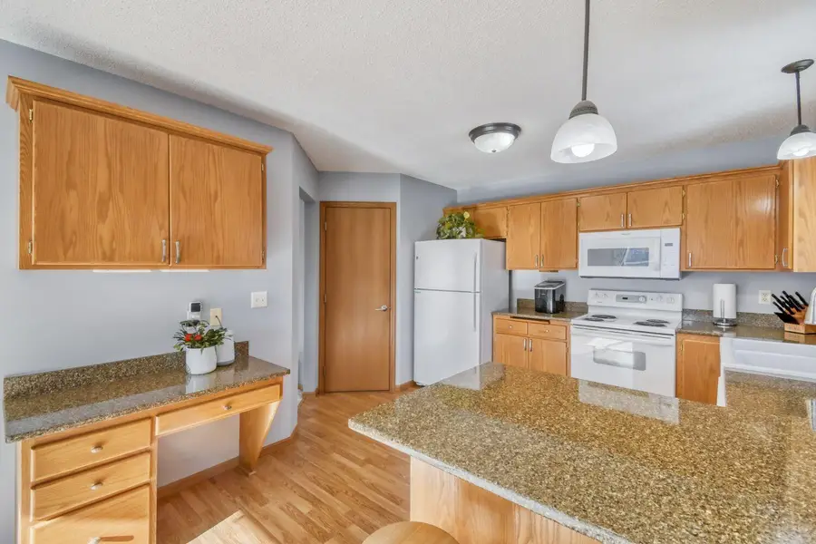 864 S Park Drive, Hastings, MN 55033 - #3