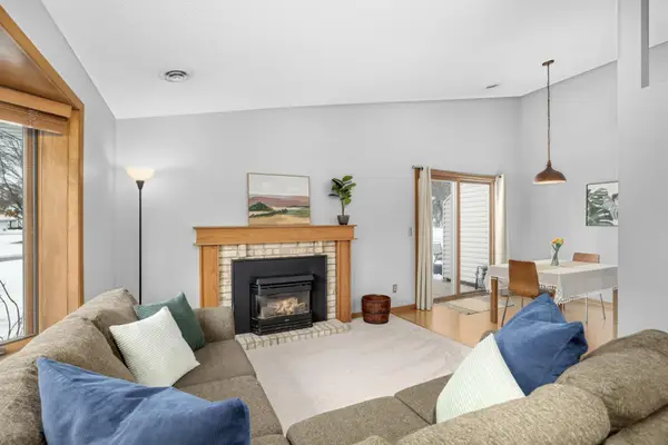 3628 Gershwin Lane N, Oakdale, MN 55128