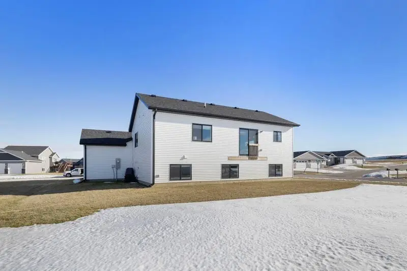 729 Tall Grass Lane, Wanamingo, MN 55983 - Image #2