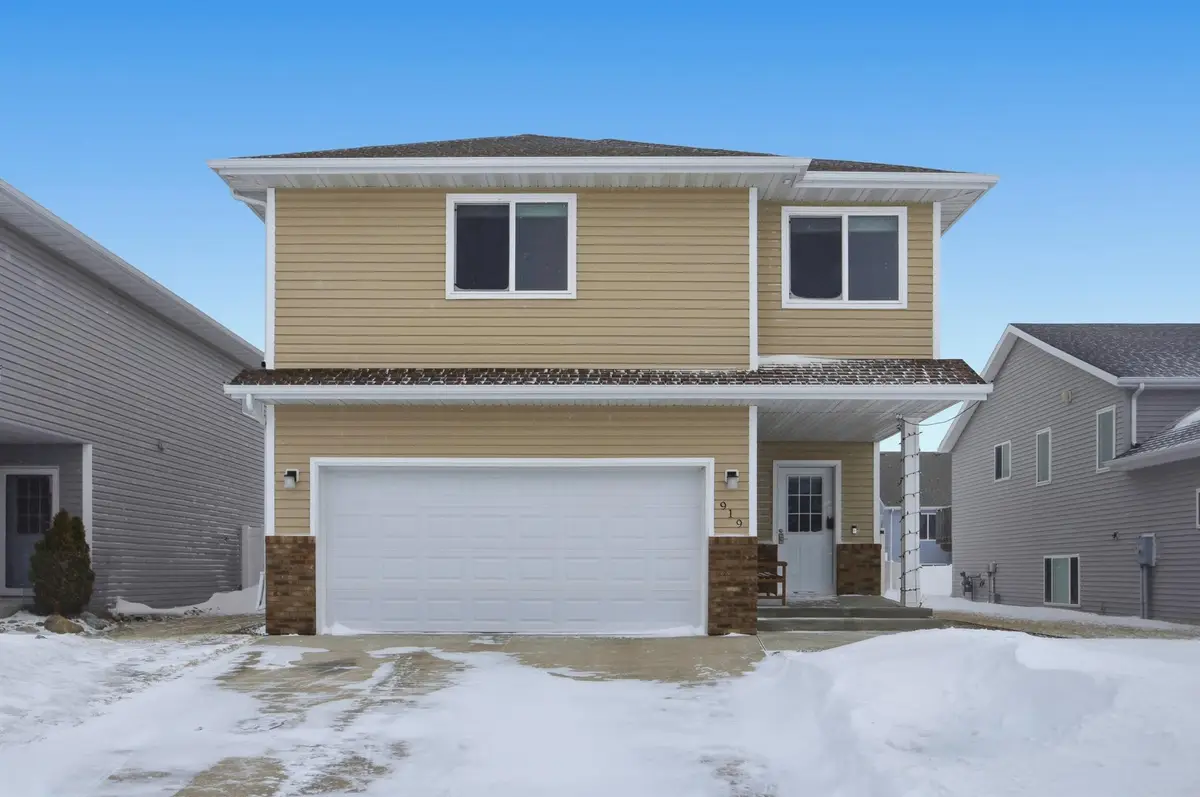 919 29th Avenue W, West Fargo, ND 58078 - Image #1