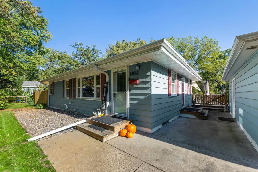 11832 Crawford Road W, Minnetonka, MN 55343 - Image #3