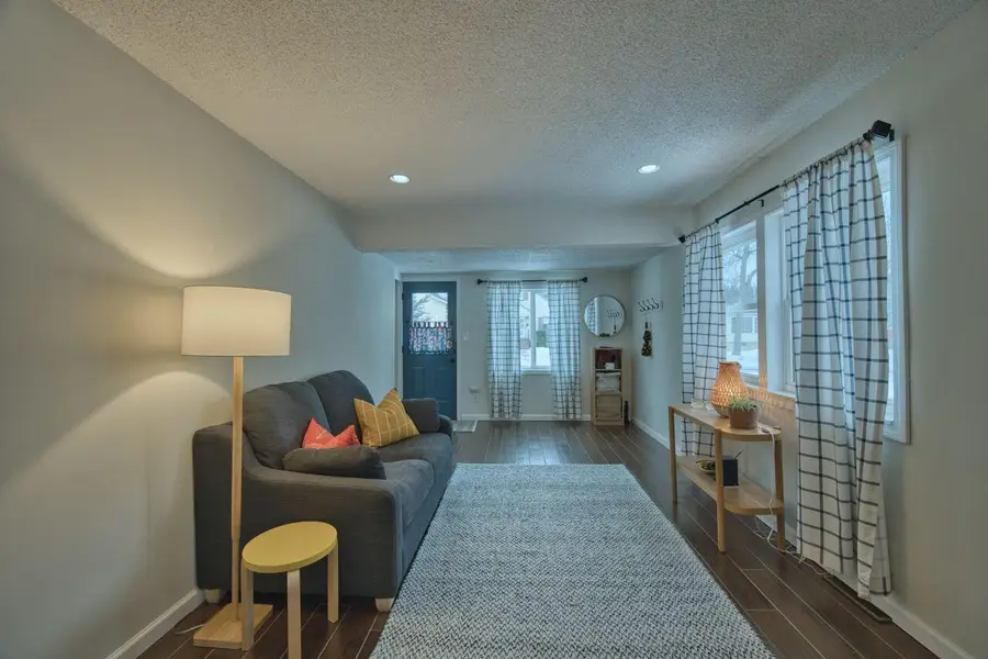 1521 15th Avenue E, Hibbing, MN 55746 - #2