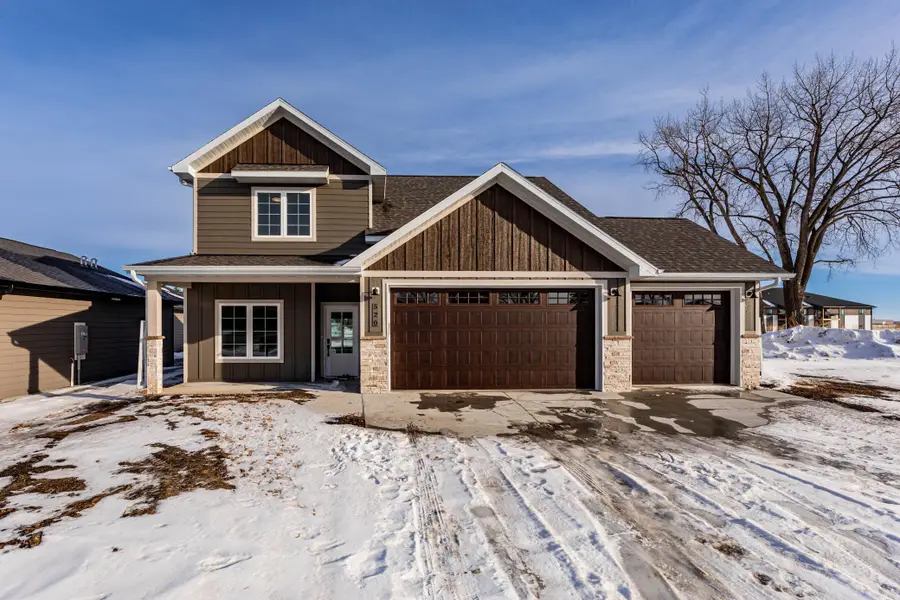 520 Leonard Street, Hawley, MN 56549 - Image #2