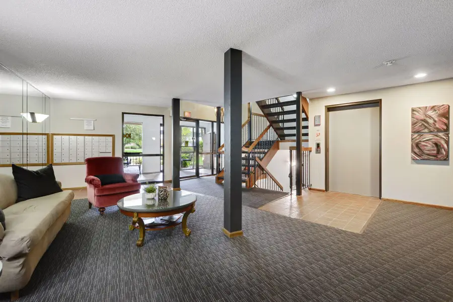 10600 43rd Avenue N #201, Plymouth, MN 55442 - #3