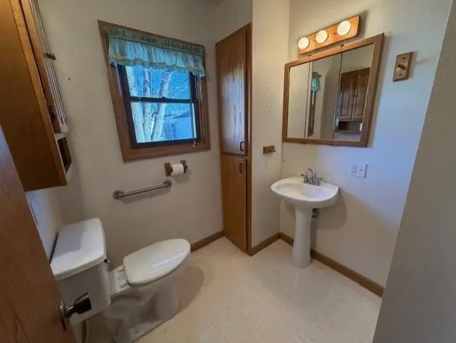 611 S Swift Avenue, Litchfield, MN 55355 - #2