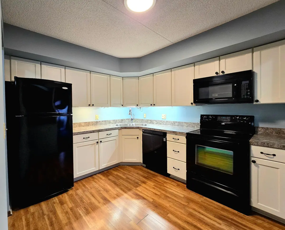 2455 Londin Lane E #117, Maplewood, MN 55119 - #1