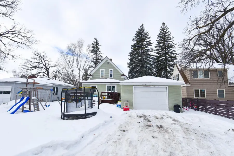 310 Kendall Avenue N, Thief River Falls, MN 56701 - #3